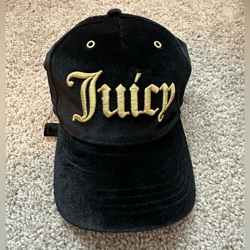 Juicy Couture Y2K Velvet Trucker Hat OS